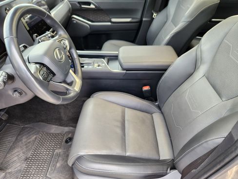 Used 2024 Lexus GX 550 w/ Cold Area Package AWD/4WD image 11