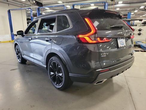 Used 2025 Honda CR-V Sport Touring image 4