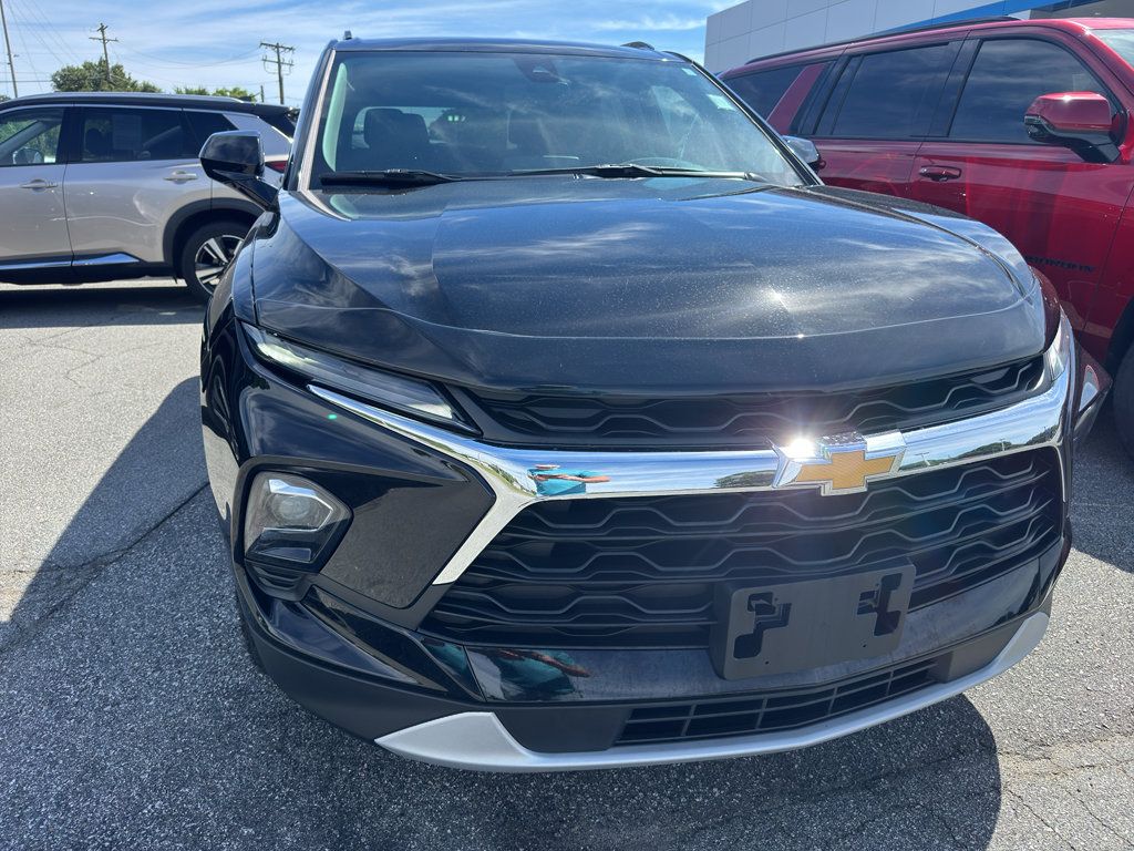 Used 2023 Chevrolet Blazer LT w/ Convenience Package AWD/4WD image 2