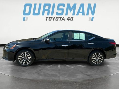 Used 2025 Nissan Altima 2.5 SV image 4