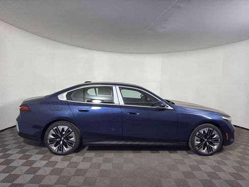 New 2026 BMW 530i xDrive w/ Premium Package image 8