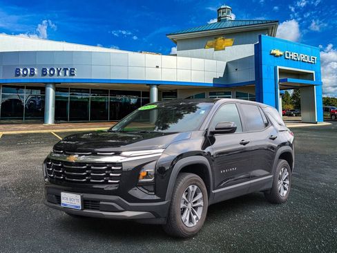 Used 2025 Chevrolet Equinox LT FWD image 8