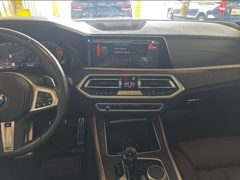 Used 2022 BMW X5 xDrive40i w/ M Sport Package AWD/4WD image 11