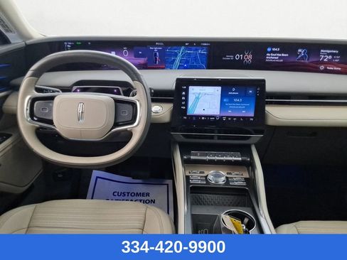 Used 2024 Lincoln Nautilus Reserve w/ Equipment Group 202A image 9