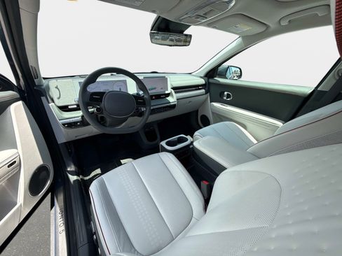 Certified 2024 Hyundai Ioniq 5 Limited RWD image 4