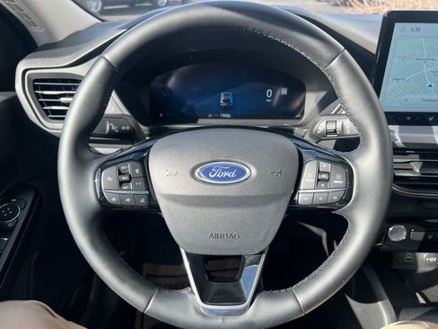 Used 2025 Ford Escape Platinum AWD/4WD image 17