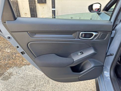 Used 2023 Honda Civic Sport image 36