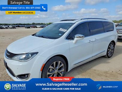 Used 2017 Chrysler Pacifica Limited w/ UConnect Theater Package