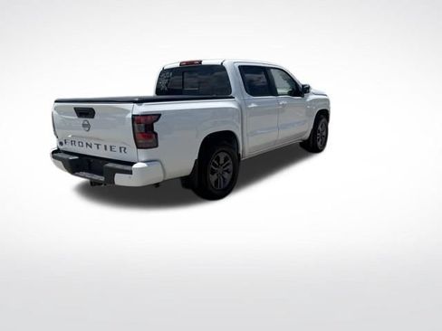 Used 2025 Nissan Frontier SV w/ SV Convenience Package RWD image 3