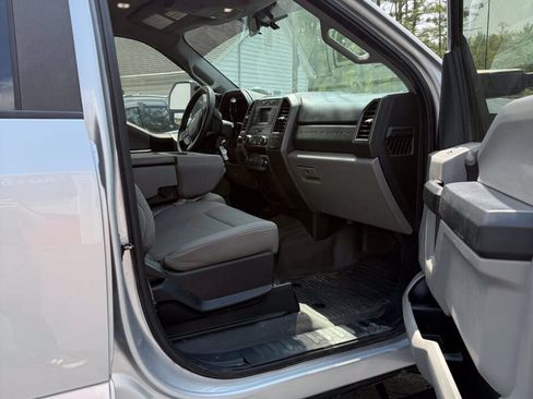 Used 2019 Ford F250 XL w/ Power Equipment Group AWD/4WD image 8