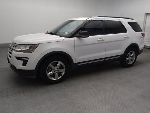 Used 2019 Ford Explorer XLT w/ Equipment Group 201A FWD image 2