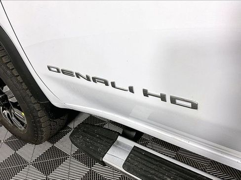 New 2026 GMC Sierra 2500 Denali w/ Denali Reserve Package AWD/4WD image 10