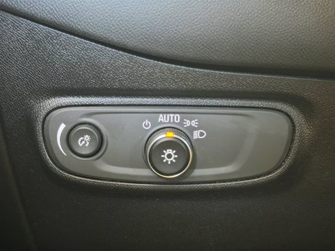 Used 2018 Chevrolet Equinox LS AWD/4WD image 20
