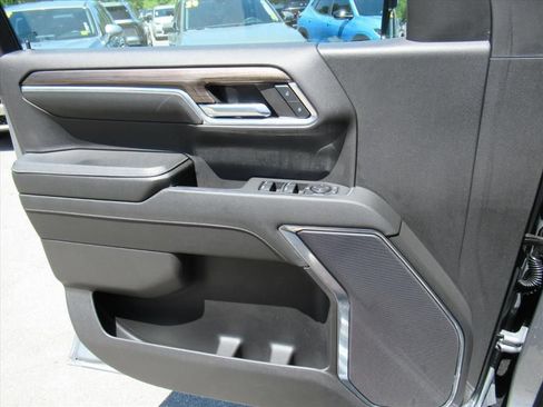 Used 2024 Chevrolet Silverado 1500 LT AWD/4WD image 18