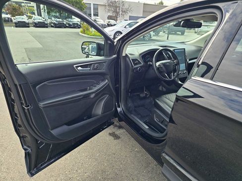 Used 2024 Ford Edge Titanium image 22