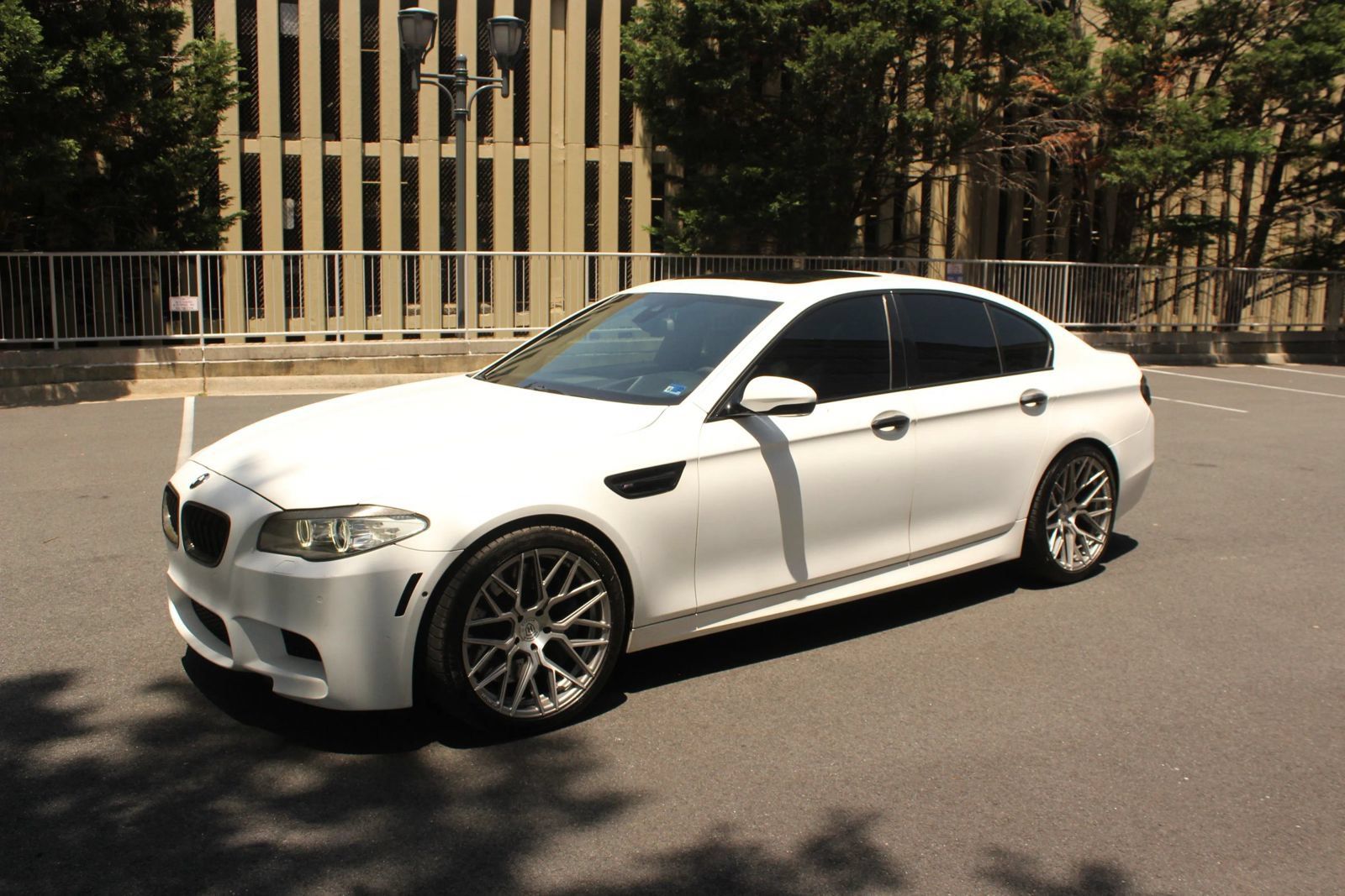 Used 2013 BMW M5 RWD image 12