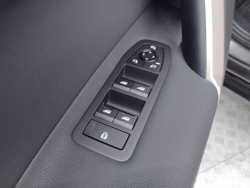 Used 2025 BMW iX xDrive50 w/ Premium Package image 20