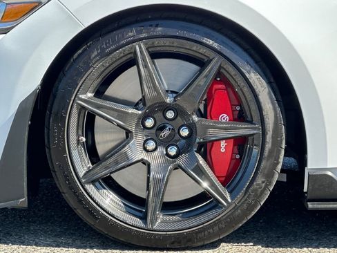 Certified 2020 Ford Mustang Shelby GT500 w/ Carbon Fiber Track Pack image 27