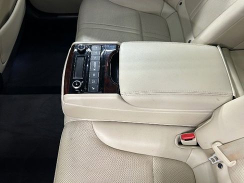 Used 2016 Kia K900 Luxury image 9