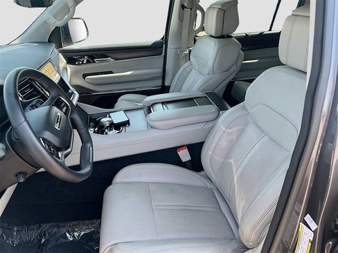 Used 2023 Jeep Grand Wagoneer 4WD image 21