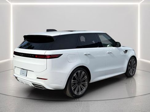 New 2026 Land Rover Range Rover Sport Dynamic SE image 5