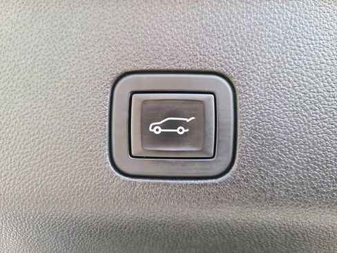 Used 2024 Chevrolet Suburban Premier AWD/4WD image 15