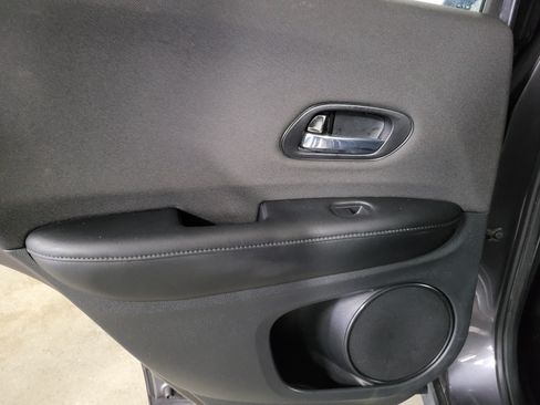 Used 2020 Honda HR-V LX image 18