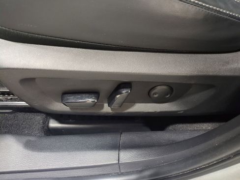 Used 2024 Mitsubishi Outlander SE AWD/4WD image 17