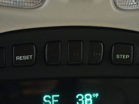 Used 2000 Jeep Grand Cherokee Laredo RWD image 31