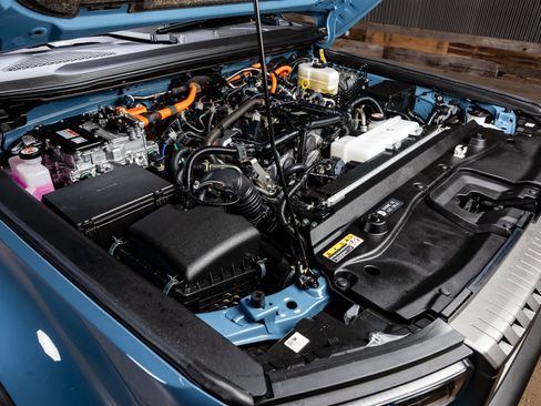 Used 2025 Toyota Land Cruiser w/ Premium Package image 38