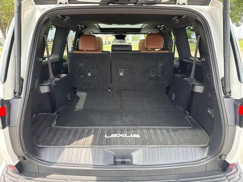 Used 2024 Lexus GX 550 w/ Accessory Package (2T) AWD/4WD image 15