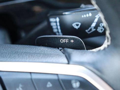 Used 2025 Volkswagen Atlas SE image 22