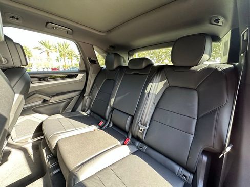 Certified 2026 Porsche Cayenne AWD/4WD image 37