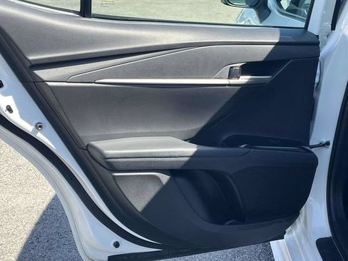 Used 2025 Toyota Camry SE FWD image 16