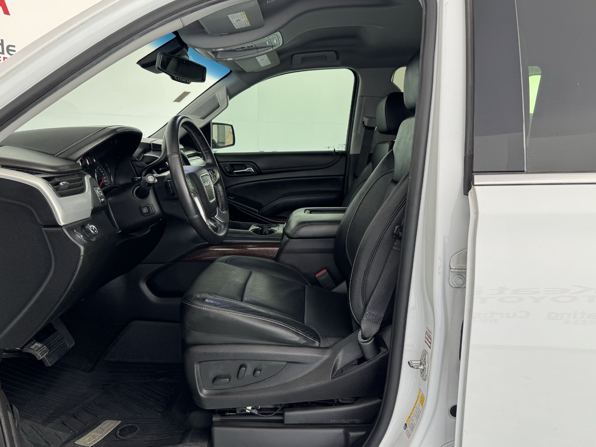 Used 2018 GMC Yukon XL SLT w/ Premium Edition RWD image 14