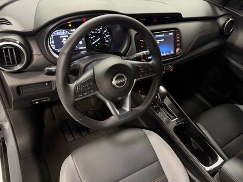 Used 2024 Nissan Kicks SR w/ SR Premium Package image 9