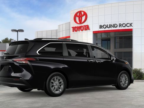 New 2026 Toyota Sienna XLE FWD image 10