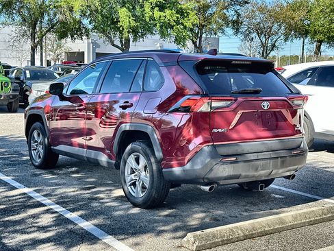 Used 2022 Toyota RAV4 LE AWD/4WD image 6