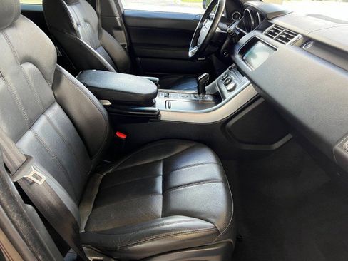 Used 2017 Land Rover Range Rover Sport SE image 14