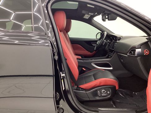 Used 2018 Jaguar F-PACE S image 14