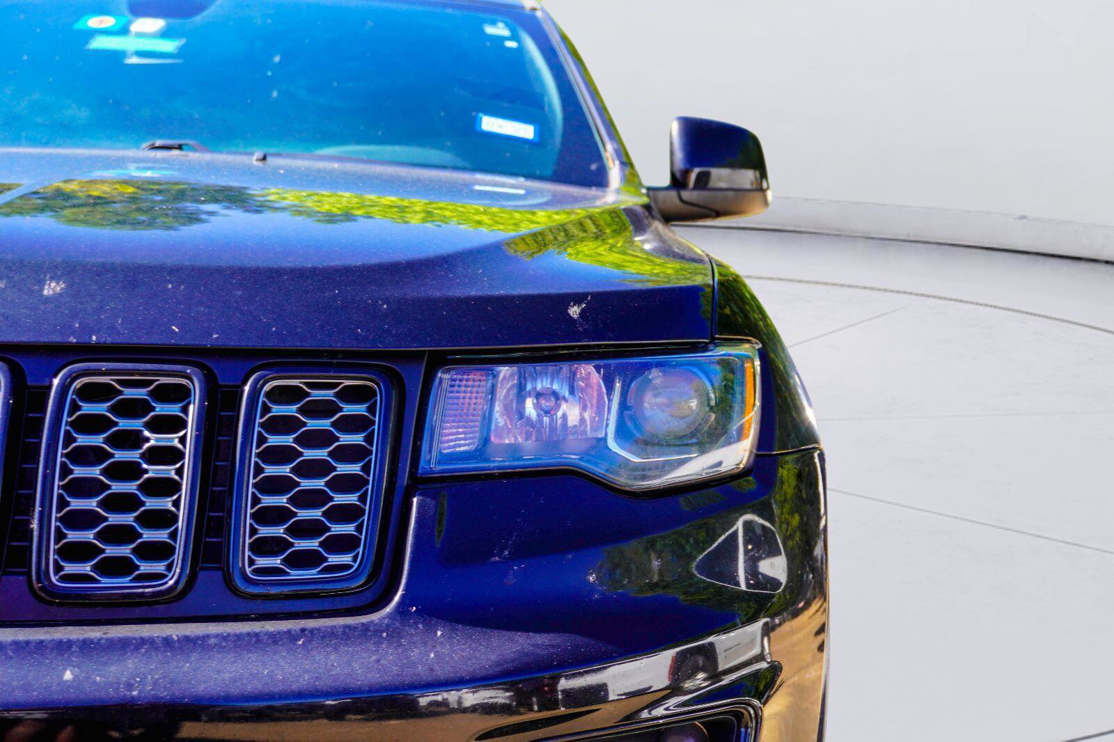 Used 2020 Jeep Grand Cherokee Altitude RWD image 4