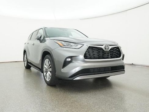 New 2026 Toyota Highlander Platinum image 63