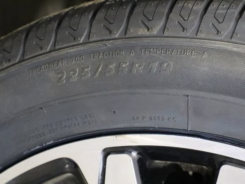 Used 2022 Ford Escape SE w/ SE Sport Appearance Package FWD image 39