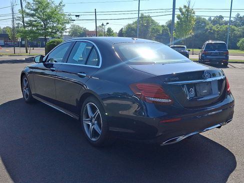Certified 2017 Mercedes-Benz E 300 4MATIC image 4