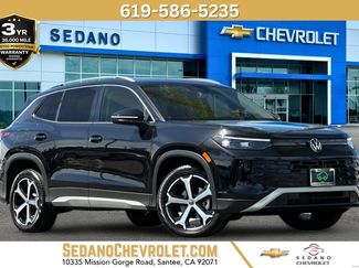 Used 2025 Volkswagen Tiguan SE FWD video 1