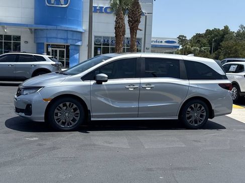 New 2026 Honda Odyssey Touring image 10