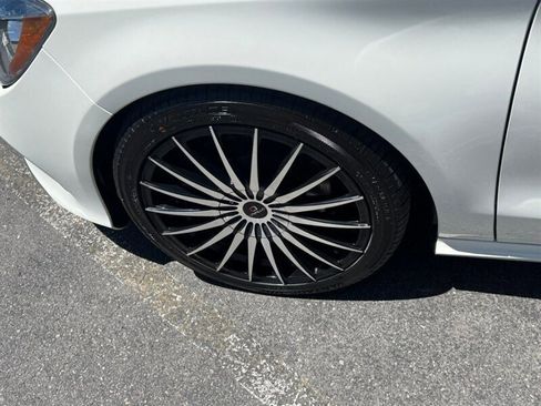 Used 2018 Mercedes-Benz CLA 250 4MATIC image 13