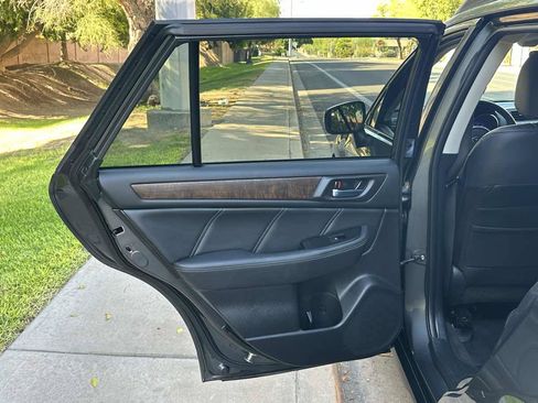 Used 2018 Subaru Outback 2.5i Limited AWD/4WD image 45