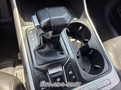 Used 2025 Kia Carnival FWD image 21