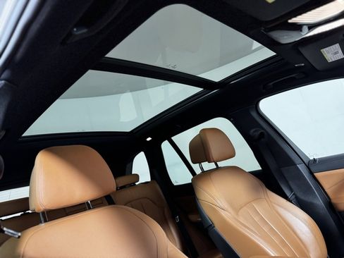 Used 2022 BMW X5 xDrive40i w/ Premium Package image 10